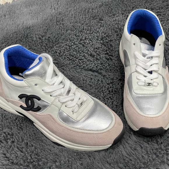 Channel sneakers - Picture 3 of 5